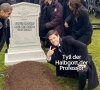Grant Gustin Next to Oliver Queens Grave 28092020195820.jpg